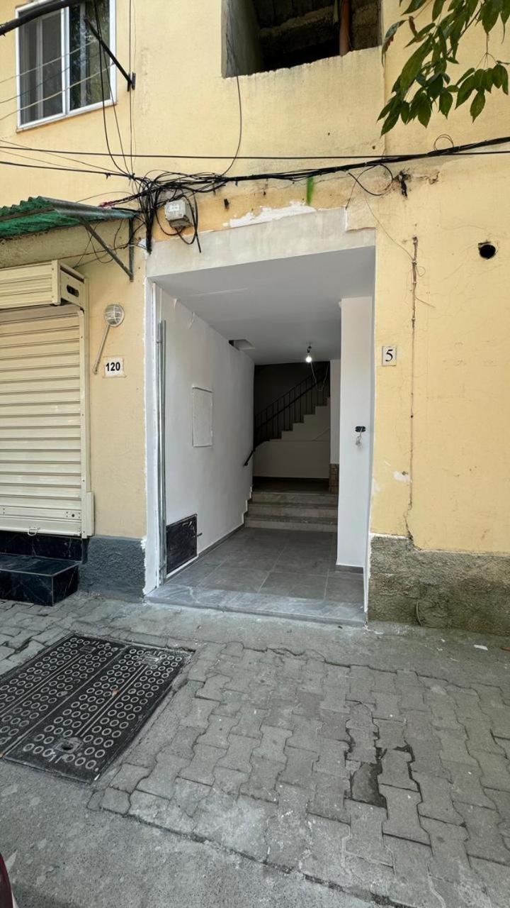 Host Apartament Elio تيرانا المظهر الخارجي الصورة