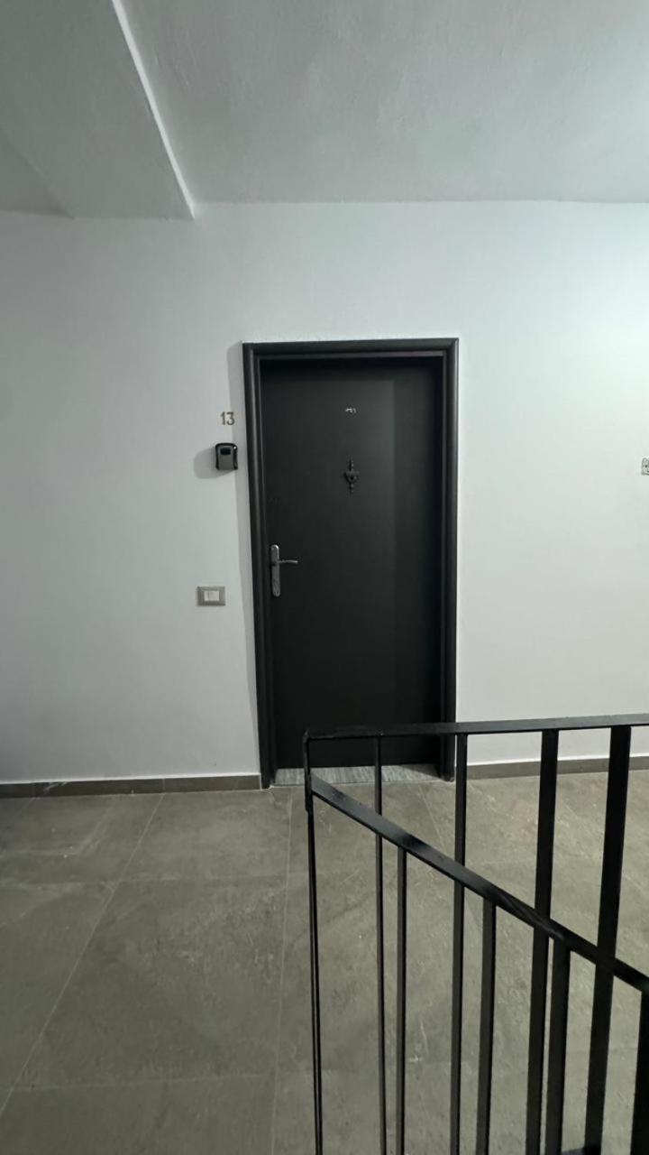 Host Apartament Elio تيرانا المظهر الخارجي الصورة