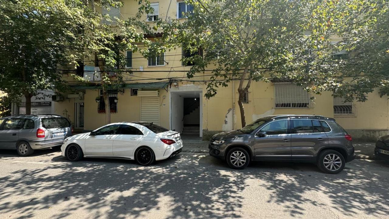 Host Apartament Elio تيرانا المظهر الخارجي الصورة